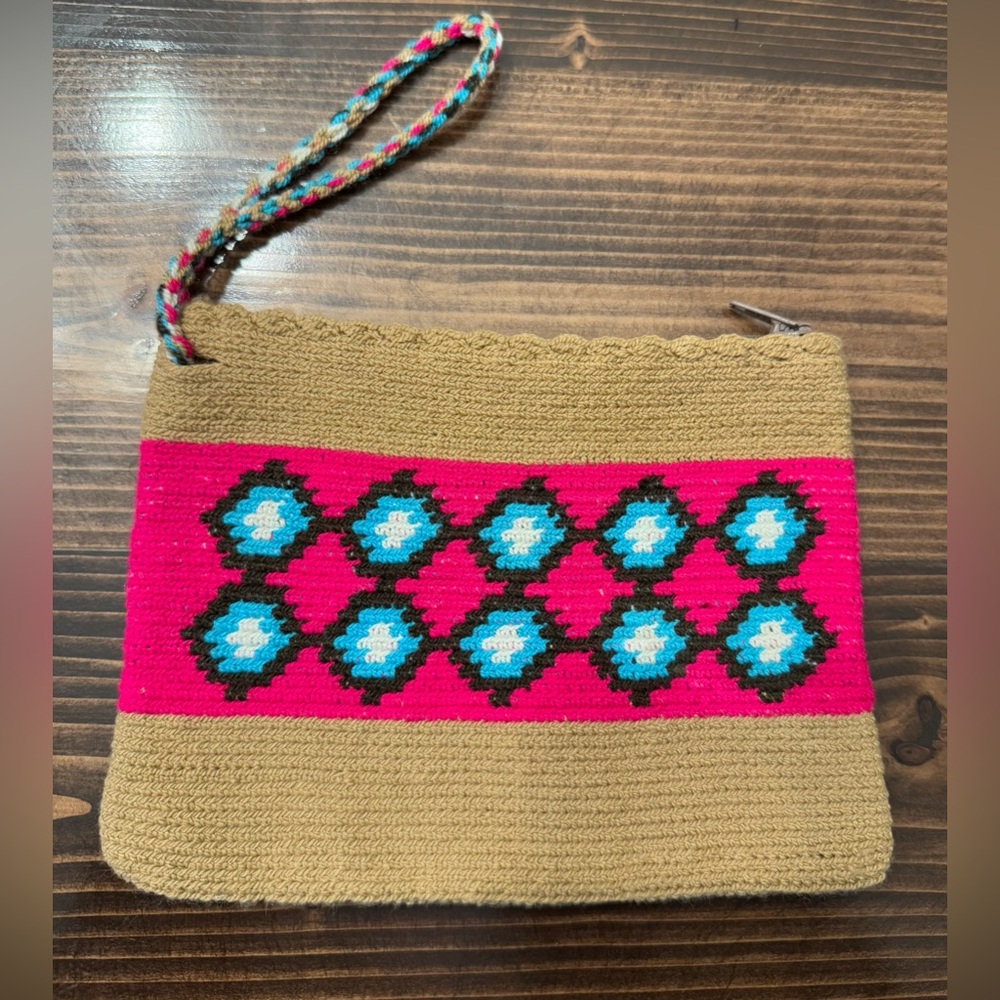 Handcrafted Boho Tan and Pink Woven Wristlet Festival‎ Bag